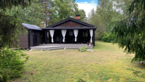 Havsnära sommarhus in Lärbro